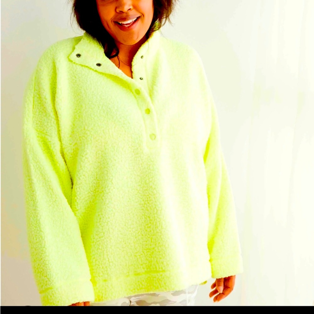 Aerie Neon Yellow Cloud Sherpa NWT